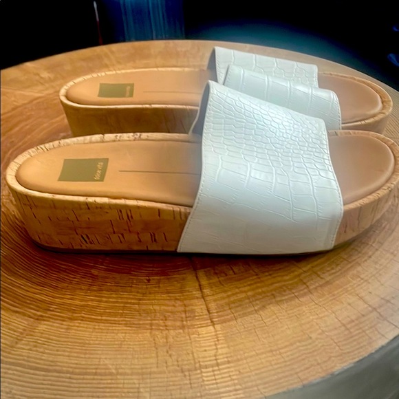 Dolce Vita “Court” White and Tan Croc-Embossed Slide Sandals - Picture 2 of 4